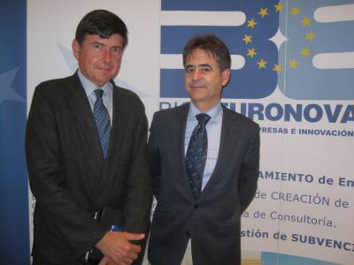 El ex ministro de trabajo Manuel Pimentel participa en el FORO BIC EURONOVA