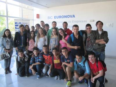Medio centenar de escolares malagueños visitan BIC Euronova con motivo de la Semana de la Ciencia del PTA.