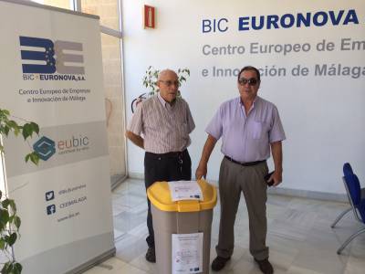 BIC Euronova y sus empresas donan un contenedor de material escolar a la ONG Los Ángeles Malagueños de la Noche.